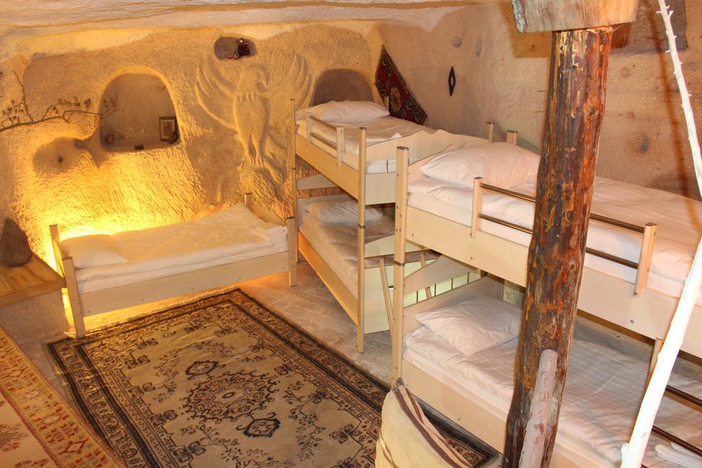 Stay In Peace Cave Hostel Гьореме Номер фото