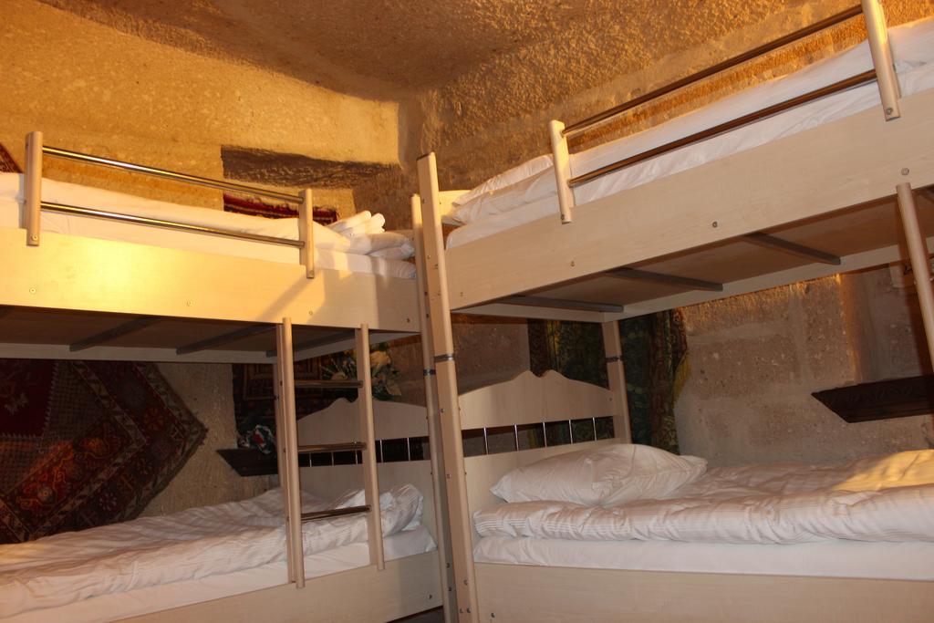 Stay In Peace Cave Hostel Гьореме Номер фото