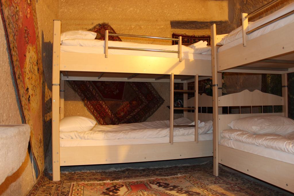 Stay In Peace Cave Hostel Гьореме Номер фото