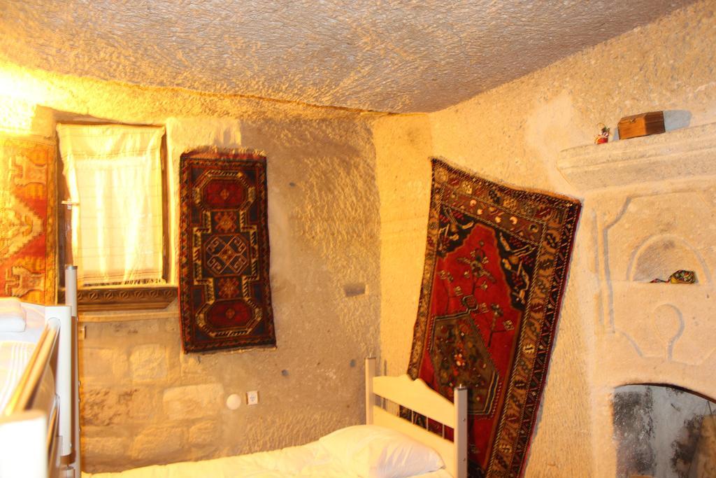Stay In Peace Cave Hostel Гьореме Номер фото